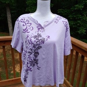 Womans light purple short sleeve shirt